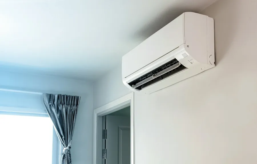 Ar-condicionado instalado em ambiente residencial